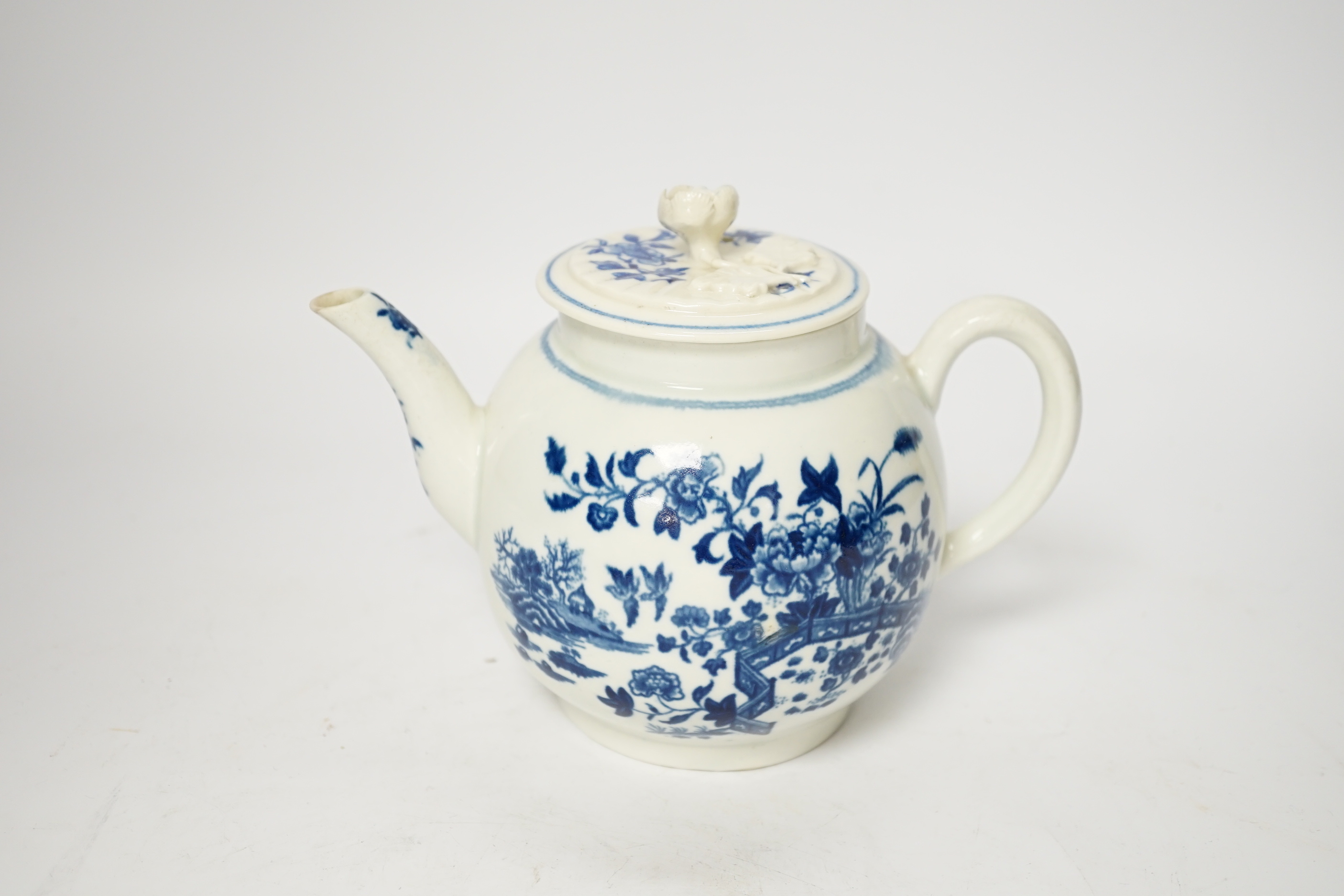 A Worcester “fence pattern” teapot, a similar bowl and dish, teapot 14cm high including cover